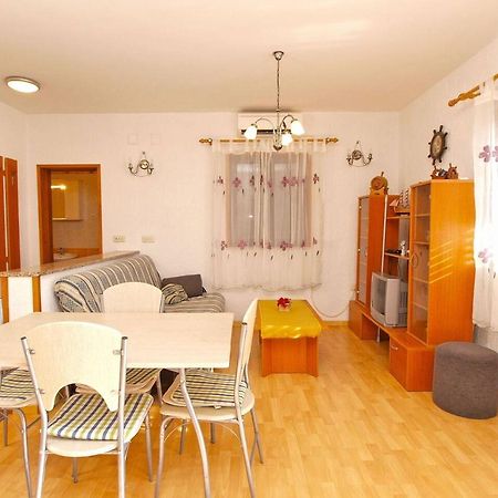Alma Apartment Porec Exterior photo
