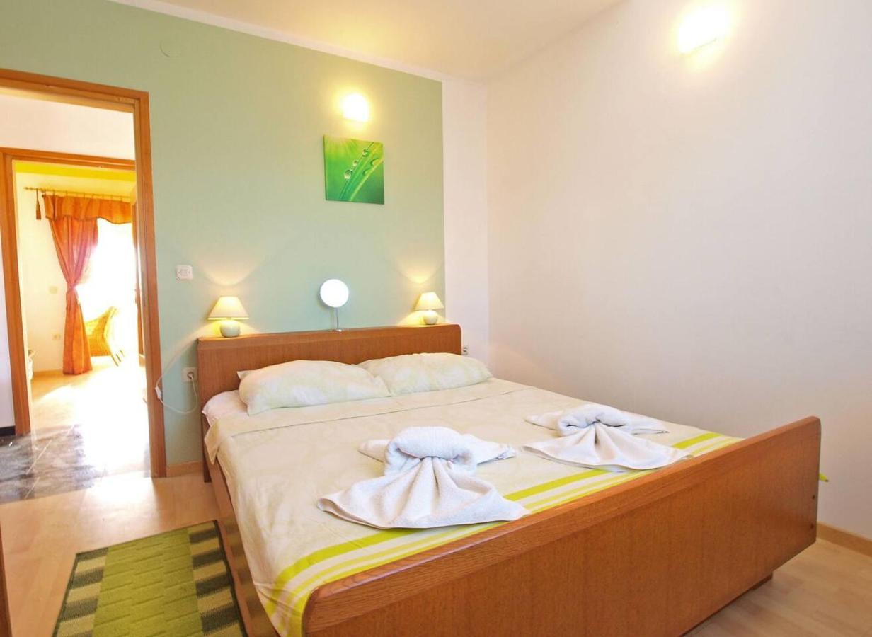 Alma Apartment Porec Exterior photo