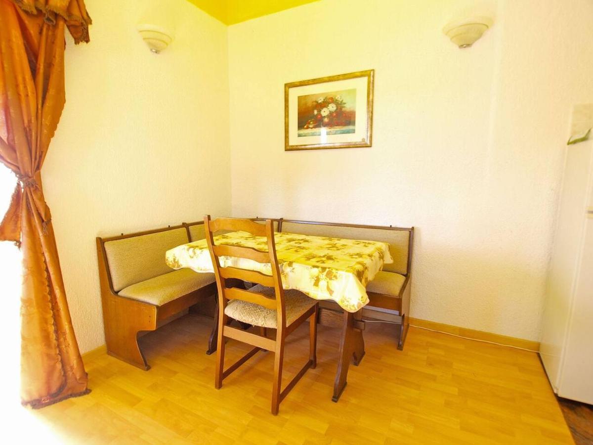 Alma Apartment Porec Exterior photo