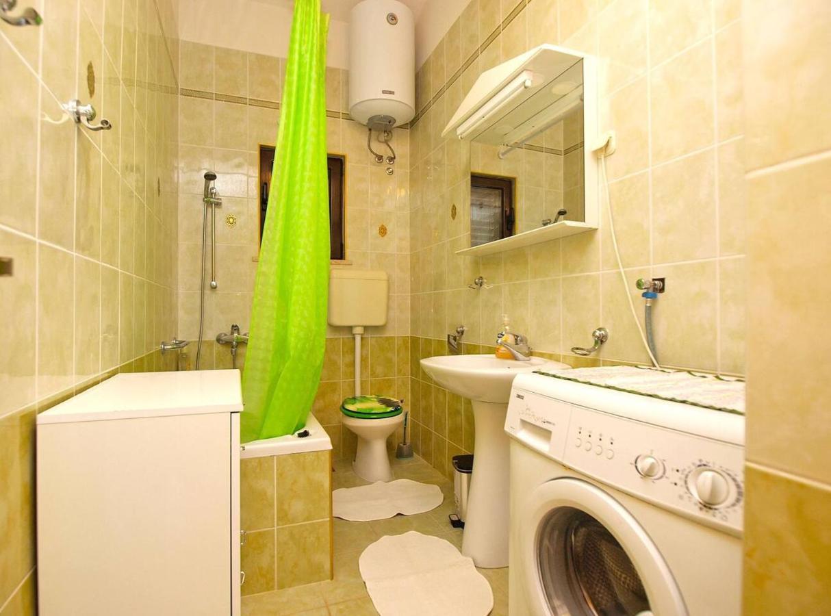 Alma Apartment Porec Exterior photo