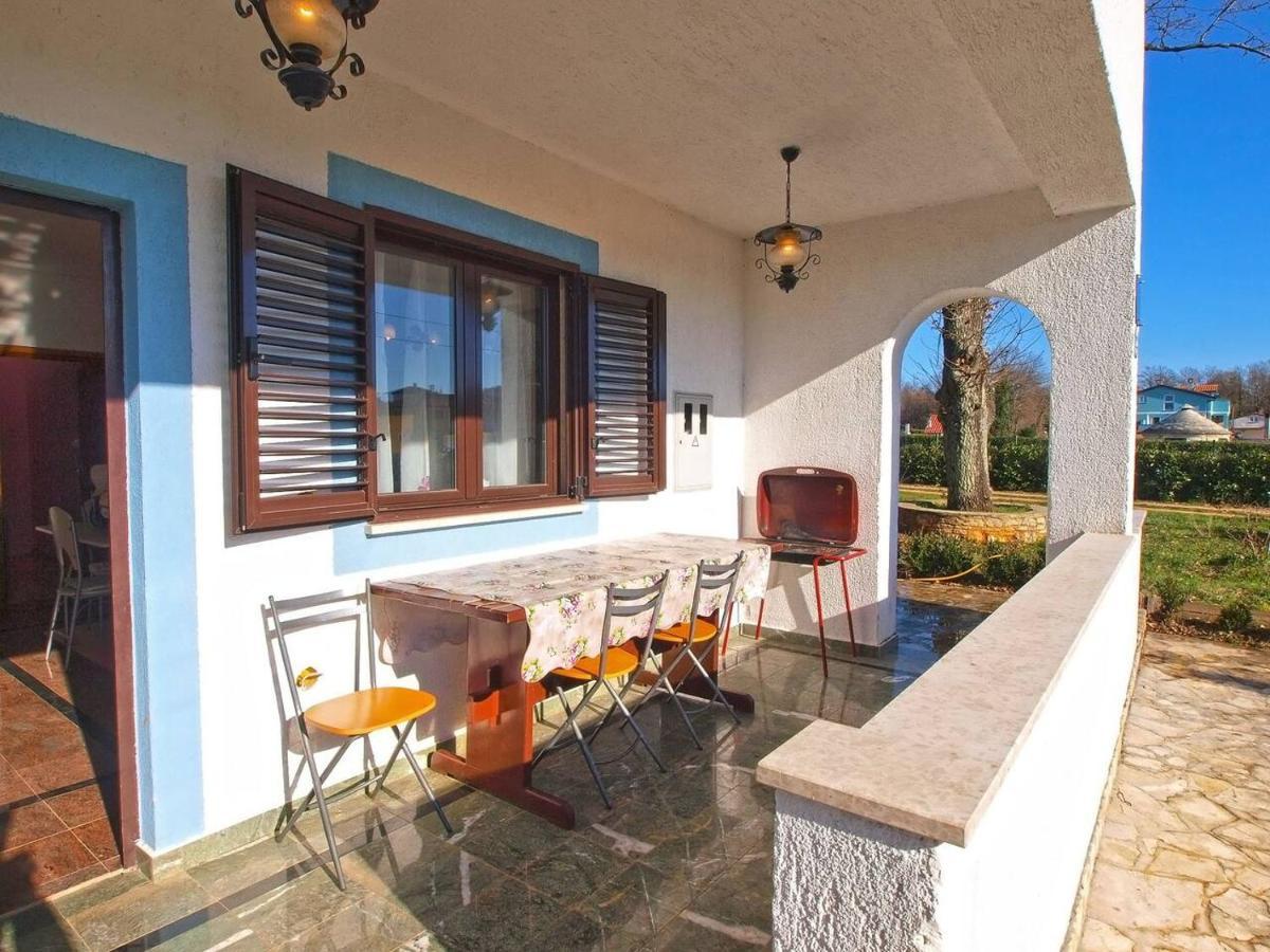 Alma Apartment Porec Exterior photo
